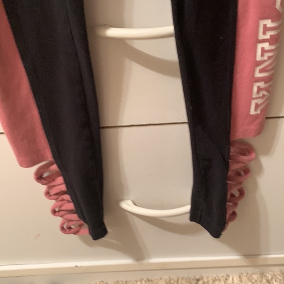 Victoria secret pink 2 Pc yoga/With cut outs at bottom/an both sides at top/Sm - Picture 6 of 10